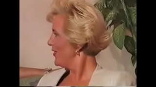 Maturaj 50 jaroj gangbang Ŝi estas estro varma horny virinoj