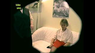 2同性恋徐娘半老发挥的肛门的玩具！ Amateurcommunity.xxx