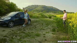 דובדבן נתן סם מרושל מציצה ונר בתוך התחת שלה בשביל לפוצץ אותו