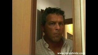 Vader gebruik maak van die situasie anaal