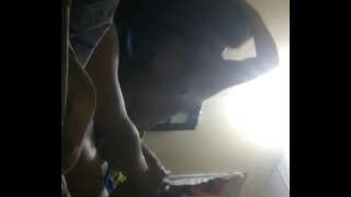 Chaparrita හොඳින් බැල්ලි පත්වෙන සහිත කුකුළා දක්වා ඇතුලේ